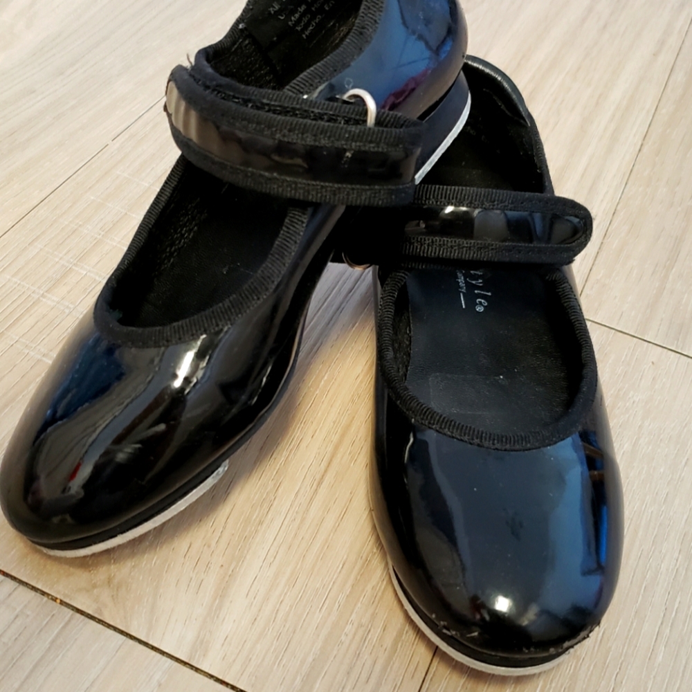 Girls tap shoes